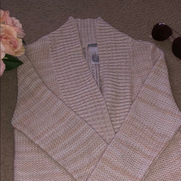 🌸CHARLOTTE RUSSE: Long cream knitted cardigan - Picture 3 of 4